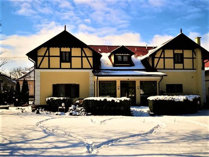 Penzion Pod Orechom Turčianske Teplice Exterior foto